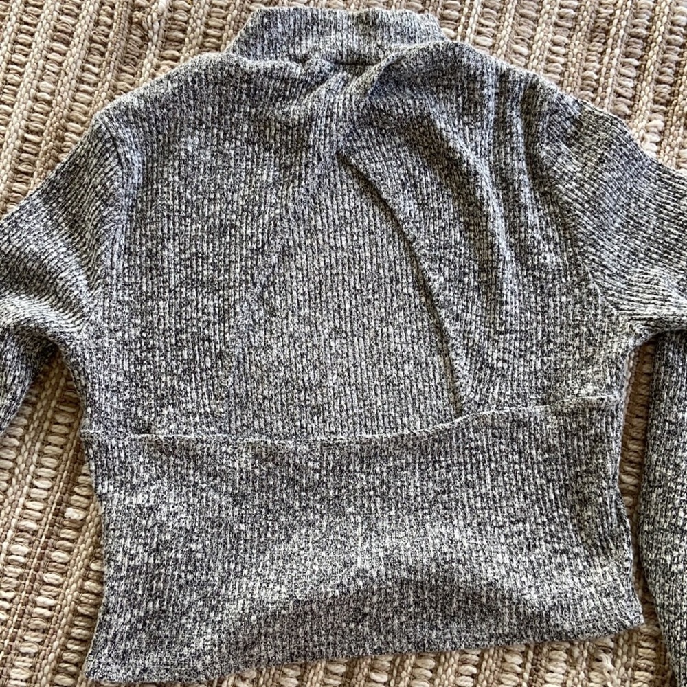 Crop top - Picture 2 of 2